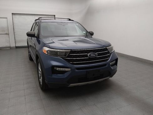 Used 2020 Ford Explorer XLT w/ Equipment Group 202A AWD/4WD image 14