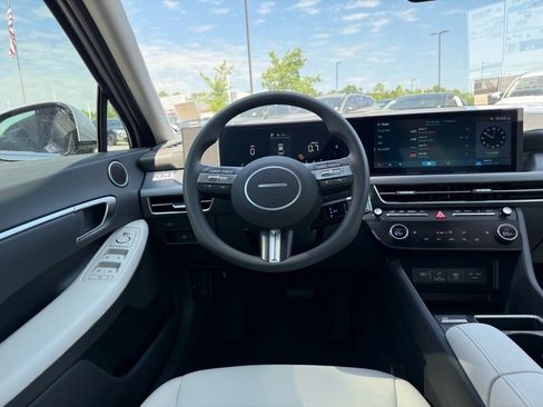 Certified 2025 Hyundai Sonata SEL image 10