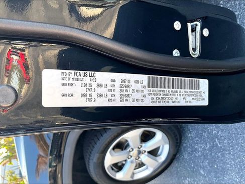 Used 2019 Jeep Compass Latitude w/ Cold Weather Group image 19