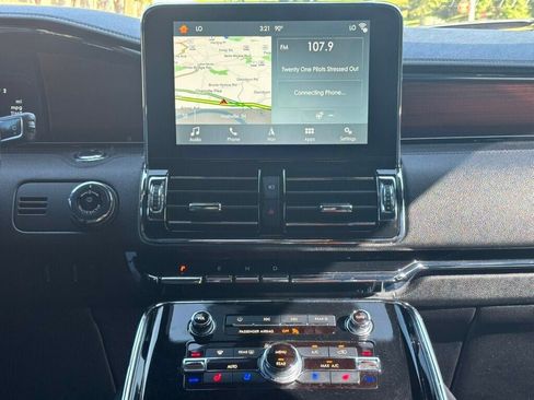 Used 2019 Lincoln Navigator Reserve AWD/4WD image 32