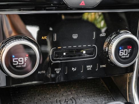 Used 2020 Jaguar XE S image 28