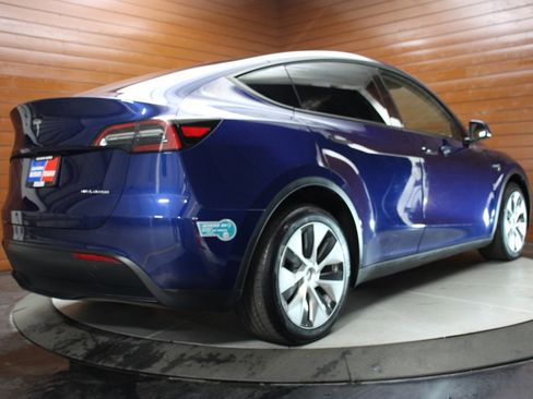Used 2023 Tesla Model Y Long Range image 16