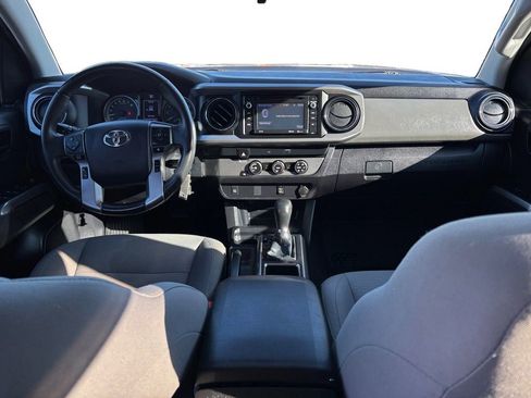 Used 2019 Toyota Tacoma SR5 w/ SR5 Appearance Package (SM) image 17