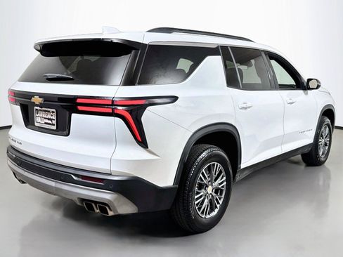 Used 2026 Chevrolet Traverse LT AWD/4WD image 4