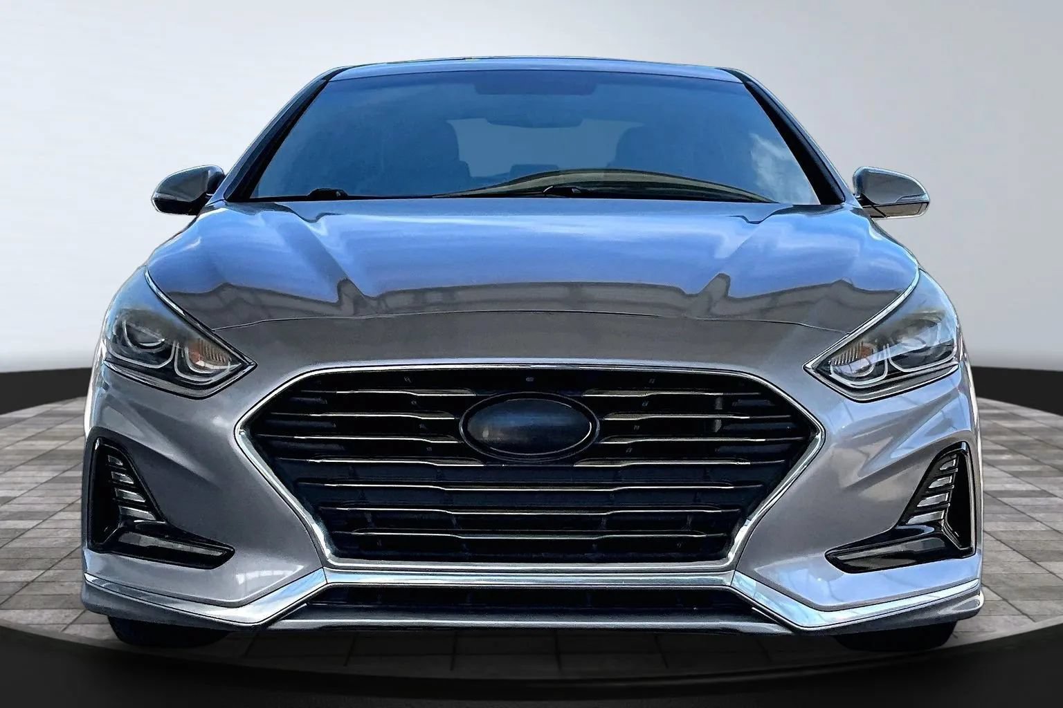 Used 2018 Hyundai Sonata Limited FWD image 2