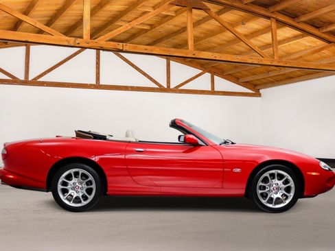 Used 2000 Jaguar XK8 Convertible RWD image 6