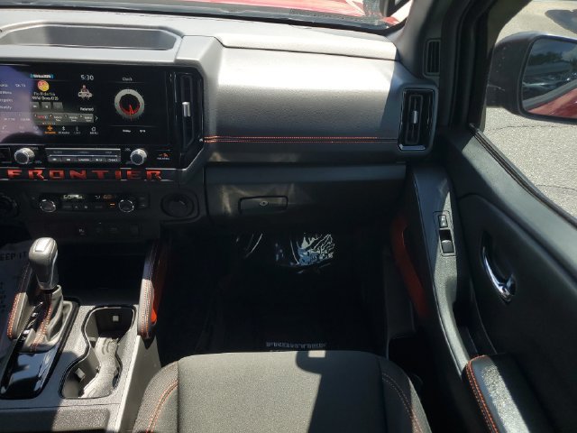 Used 2025 Nissan Frontier PRO-4X AWD/4WD image 18