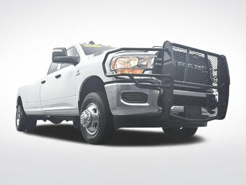 Used 2024 RAM 3500 Tradesman w/ Chrome Appearance Group AWD/4WD image 39