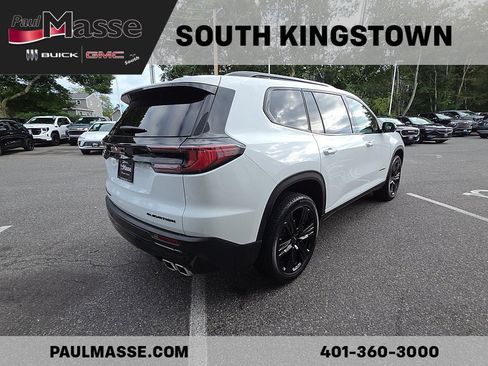 Used 2025 GMC Acadia Elevation w/ Elevation Premium Package AWD/4WD image 5