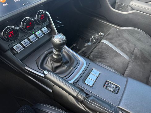 Used 2023 Toyota GR86 Premium w/ ALL Weather Mat Package (TMS) image 13