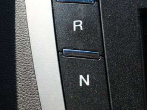Used 2013 Lincoln MKZ FWD image 16