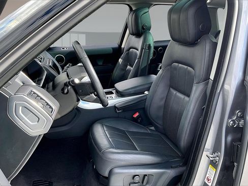Used 2020 Land Rover Range Rover Sport HSE image 19