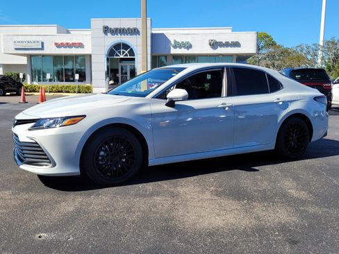 Used 2024 Toyota Camry LE image 3