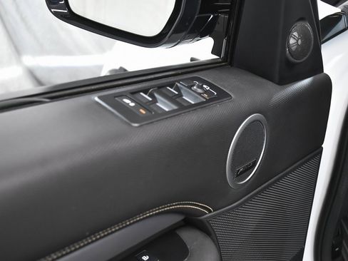 Used 2023 Land Rover Discovery S R-Dynamic image 10