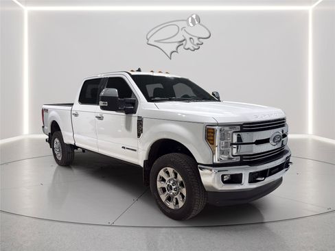 Used 2019 Ford F350 Lariat w/ Chrome Package AWD/4WD image 7