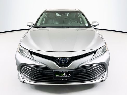 Used 2018 Toyota Camry XLE w/ Audio Package FWD image 2