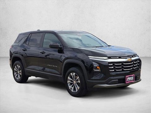 Used 2025 Chevrolet Equinox LT FWD image 3