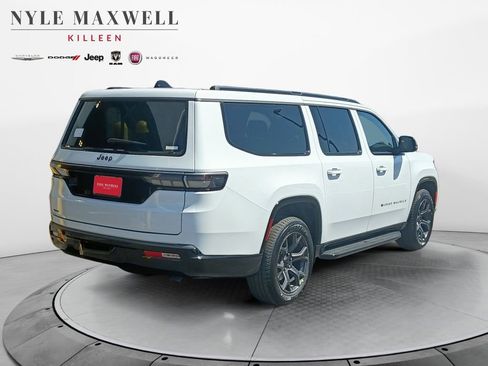 New 2026 Jeep Grand Wagoneer L Limited AWD/4WD image 16