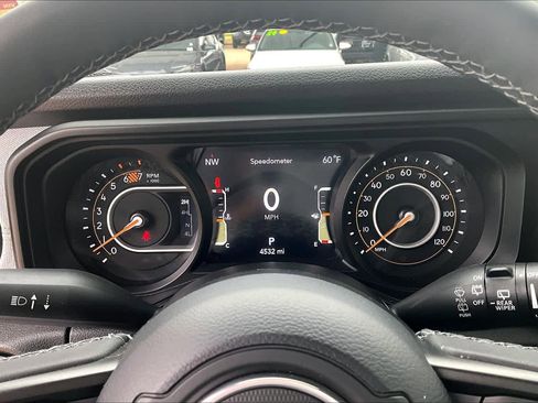 Used 2025 Jeep Wrangler Unlimited Sport AWD/4WD image 26