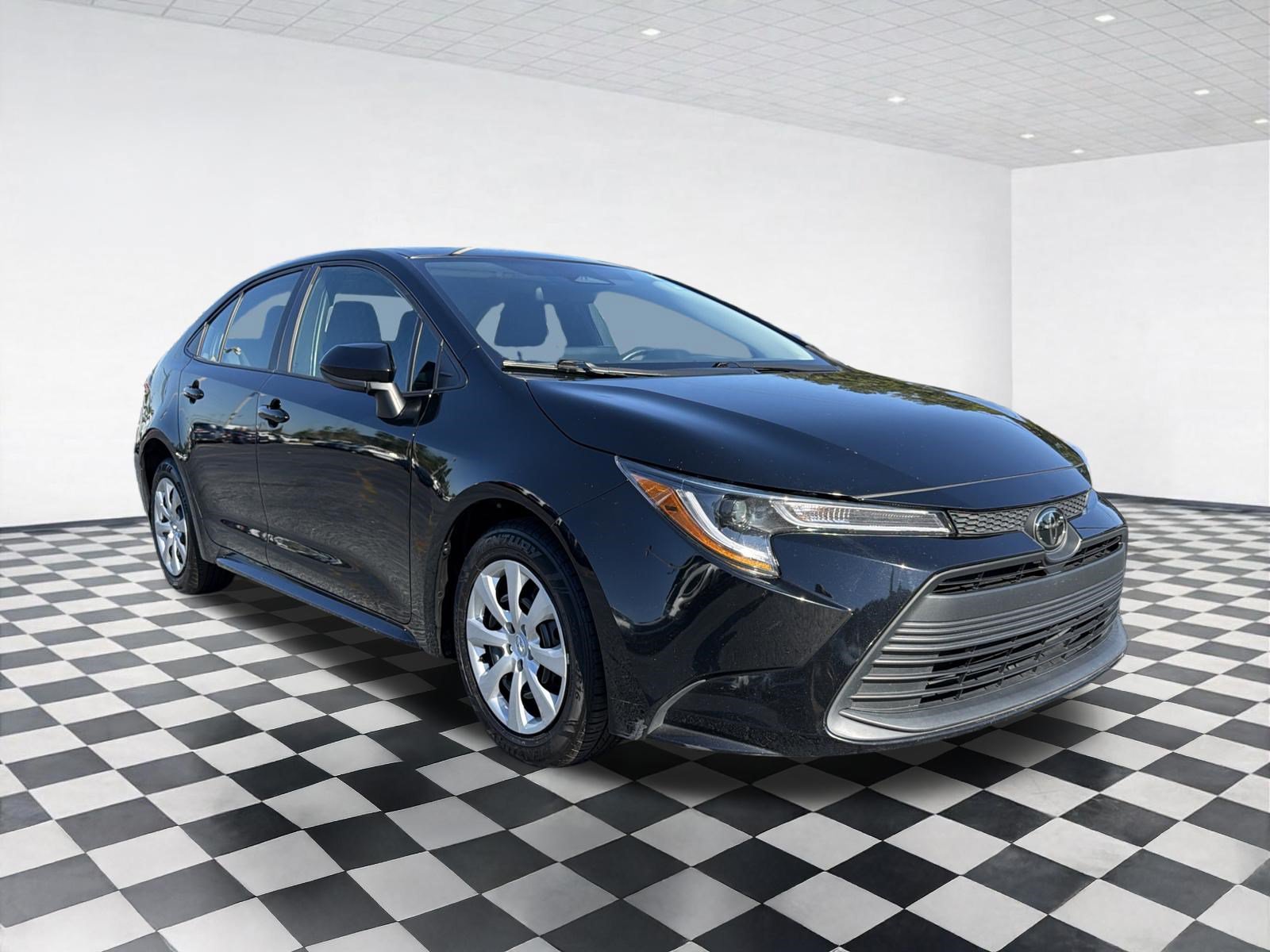 Used 2024 Toyota Corolla LE FWD image 5