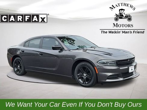 Used 2019 Dodge Charger SXT image 1
