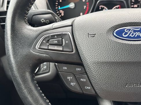 Used 2019 Ford Escape SE FWD image 19