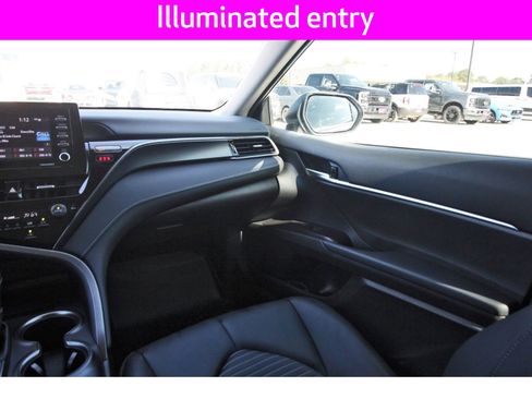 Used 2024 Toyota Camry SE image 13