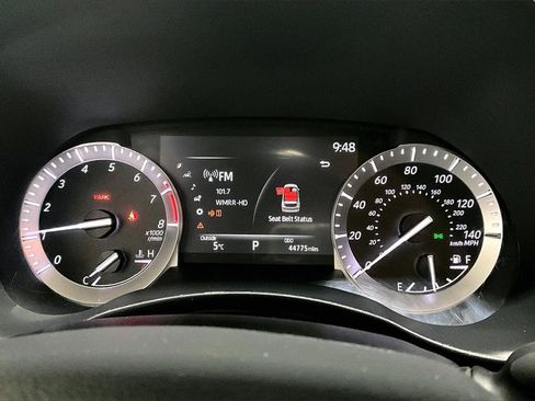 Used 2022 Toyota Highlander XLE image 13