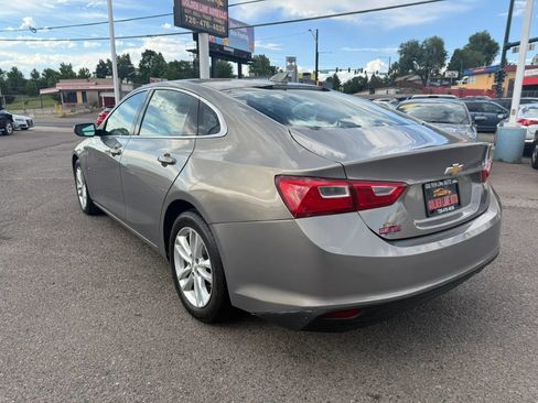 Used 2017 Chevrolet Malibu LT FWD image 6