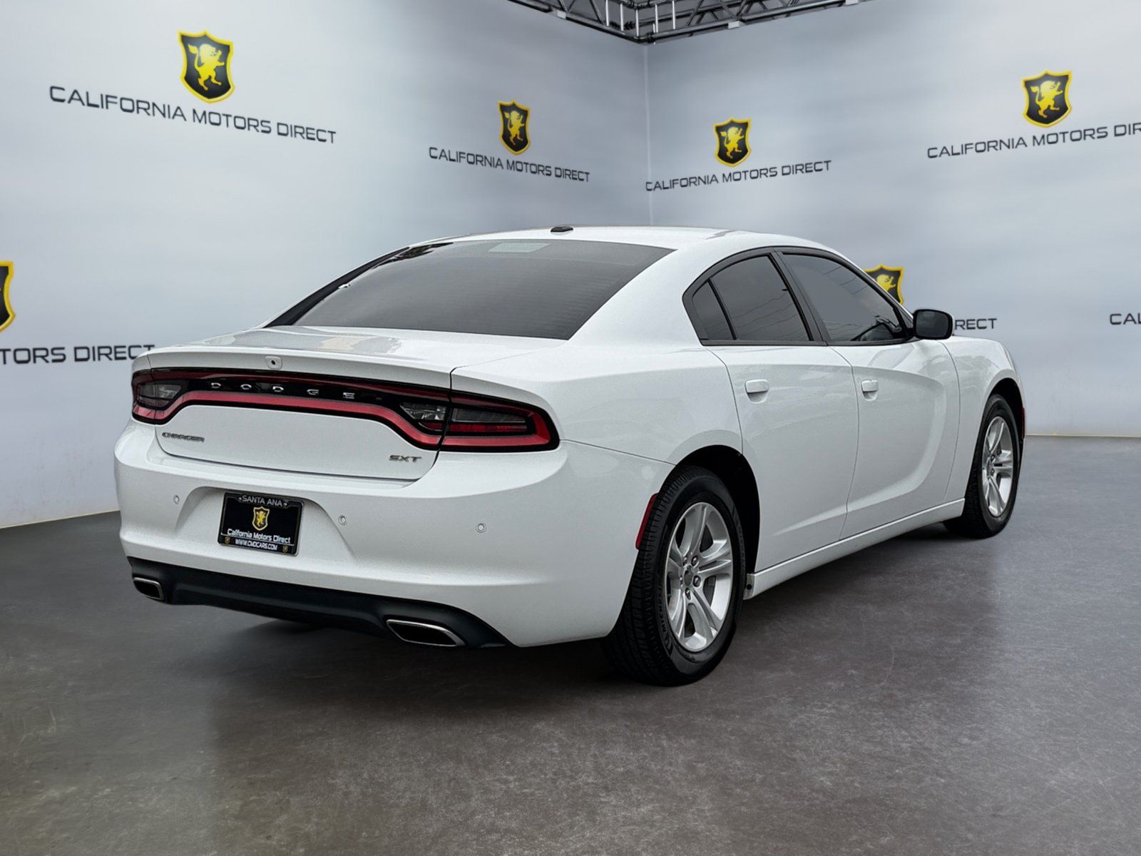 Used 2018 Dodge Charger SXT RWD image 5