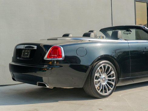 Used 2018 Rolls-Royce Dawn image 37