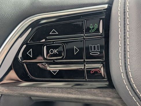 Certified 2024 Jeep Grand Cherokee Overland w/ Luxury Tech Group IV AWD/4WD image 17