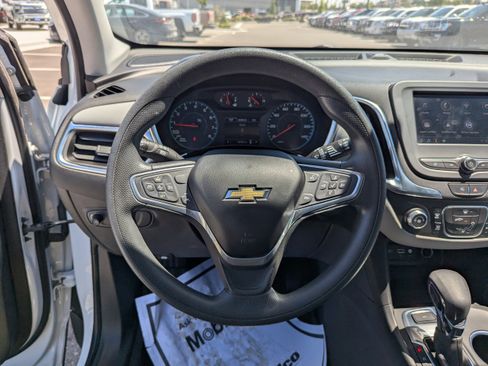 Certified 2022 Chevrolet Equinox LS w/ LPO, Floor Liner Package AWD/4WD image 15