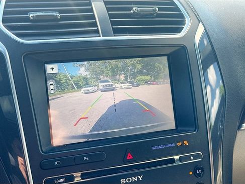Used 2018 Ford Explorer Limited image 14