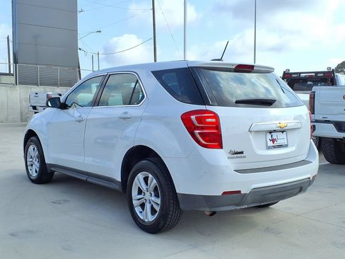 Used 2017 Chevrolet Equinox LS FWD image 2