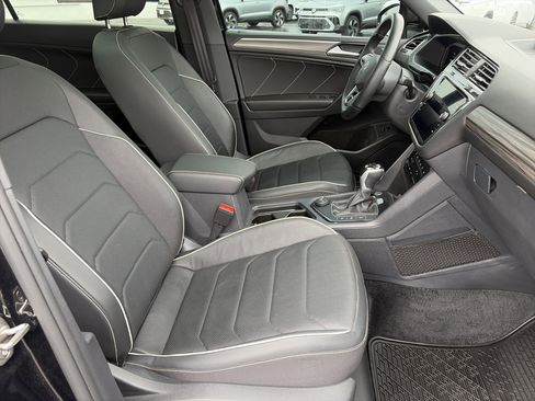 Certified 2023 Volkswagen Tiguan SEL R-Line AWD/4WD image 30