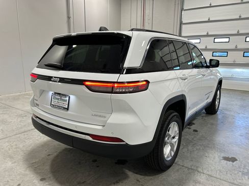 New 2025 Jeep Grand Cherokee Laredo w/ Luxury Tech Group I image 6