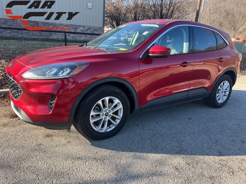 Used 2020 Ford Escape SE image 1