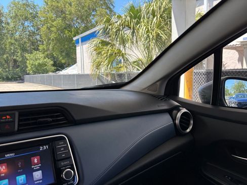 Used 2025 Nissan Versa SV FWD image 35