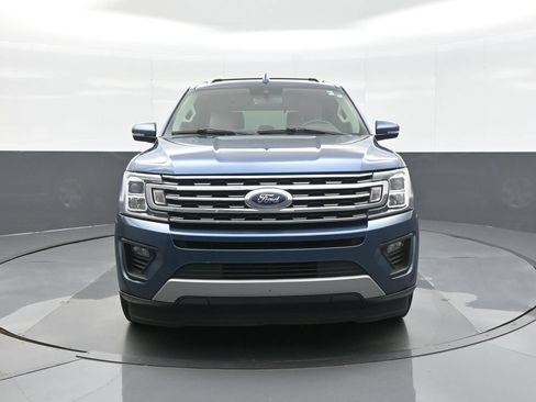 Used 2019 Ford Expedition XLT w/ Equipment Group 202A RWD image 2