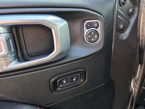 Used 2021 Jeep Wrangler Unlimited Rubicon w/ LED Lighting Group AWD/4WD image 13