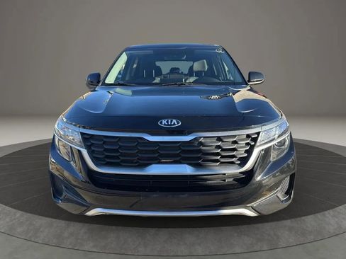 Used 2021 Kia Seltos LX image 2