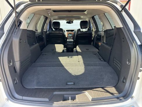 Used 2014 Chevrolet Traverse LTZ FWD image 13