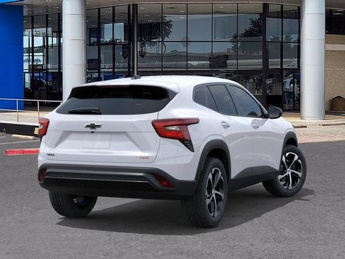 New 2026 Chevrolet Trax RS FWD image 4