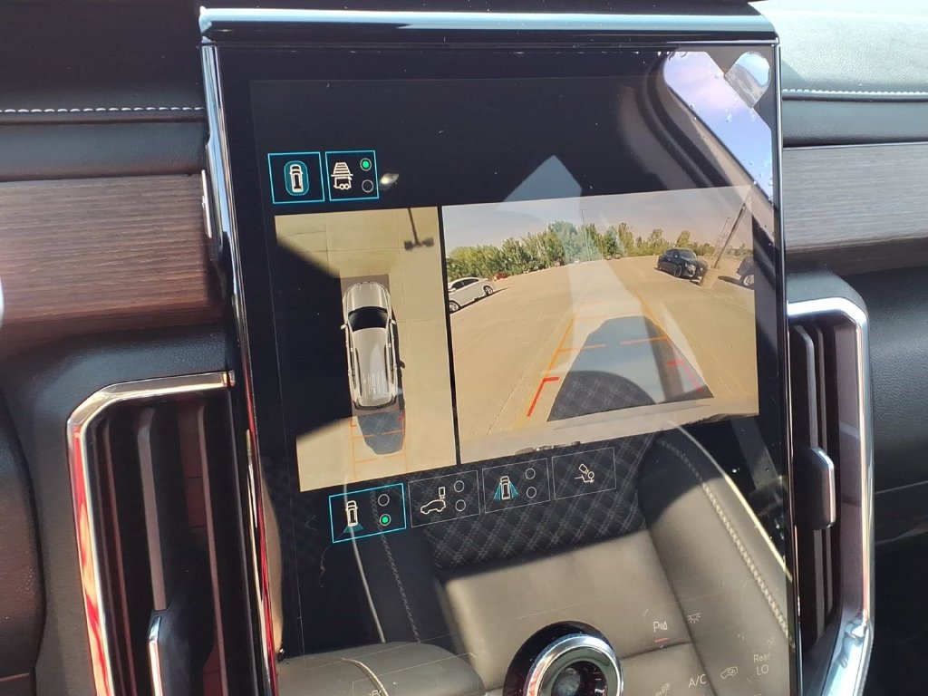 Used 2024 GMC Acadia Denali FWD image 13