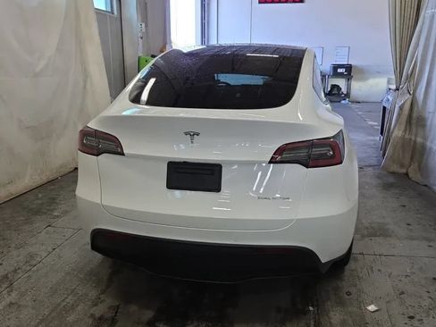 Used 2022 Tesla Model Y Long Range AWD/4WD image 3