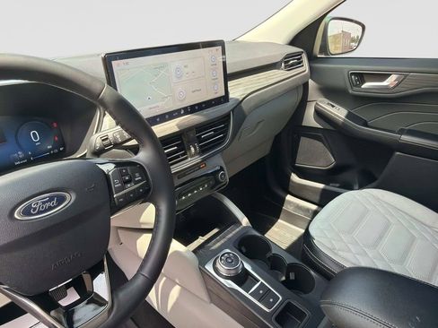 Used 2024 Ford Escape Platinum w/ Premium Technology Package AWD/4WD image 25