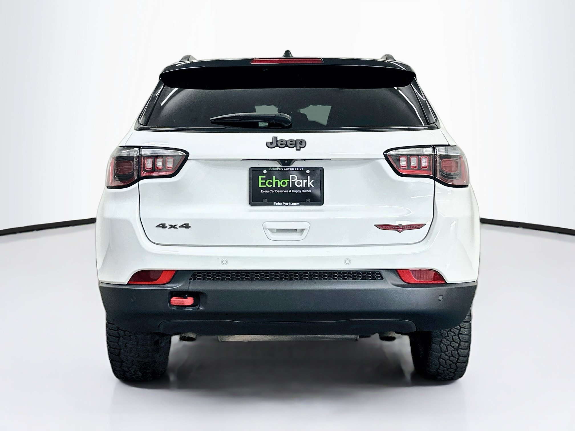 Used 2025 Jeep Compass Trailhawk AWD/4WD image 7