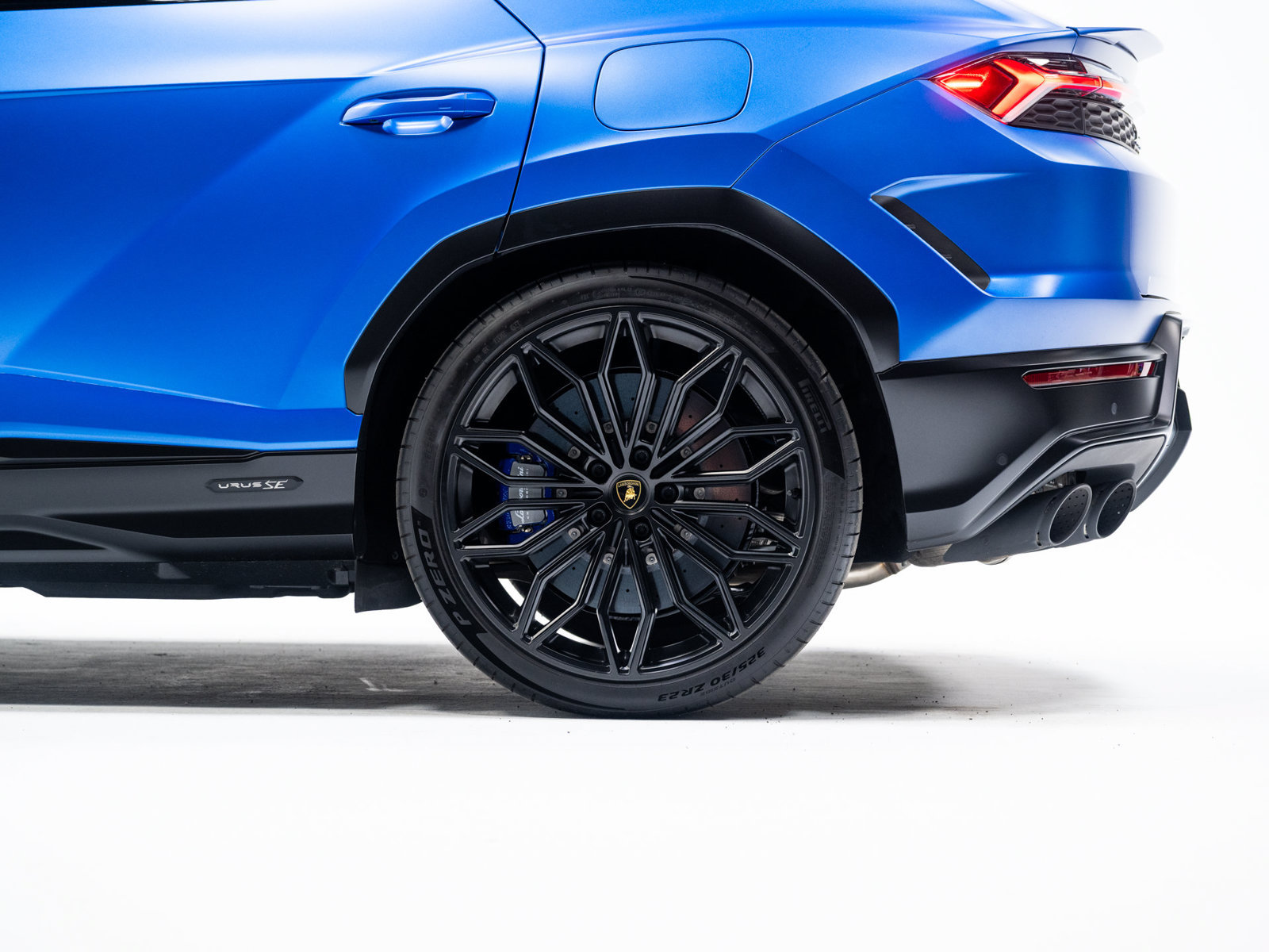 Used 2025 Lamborghini Urus SE AWD/4WD image 9