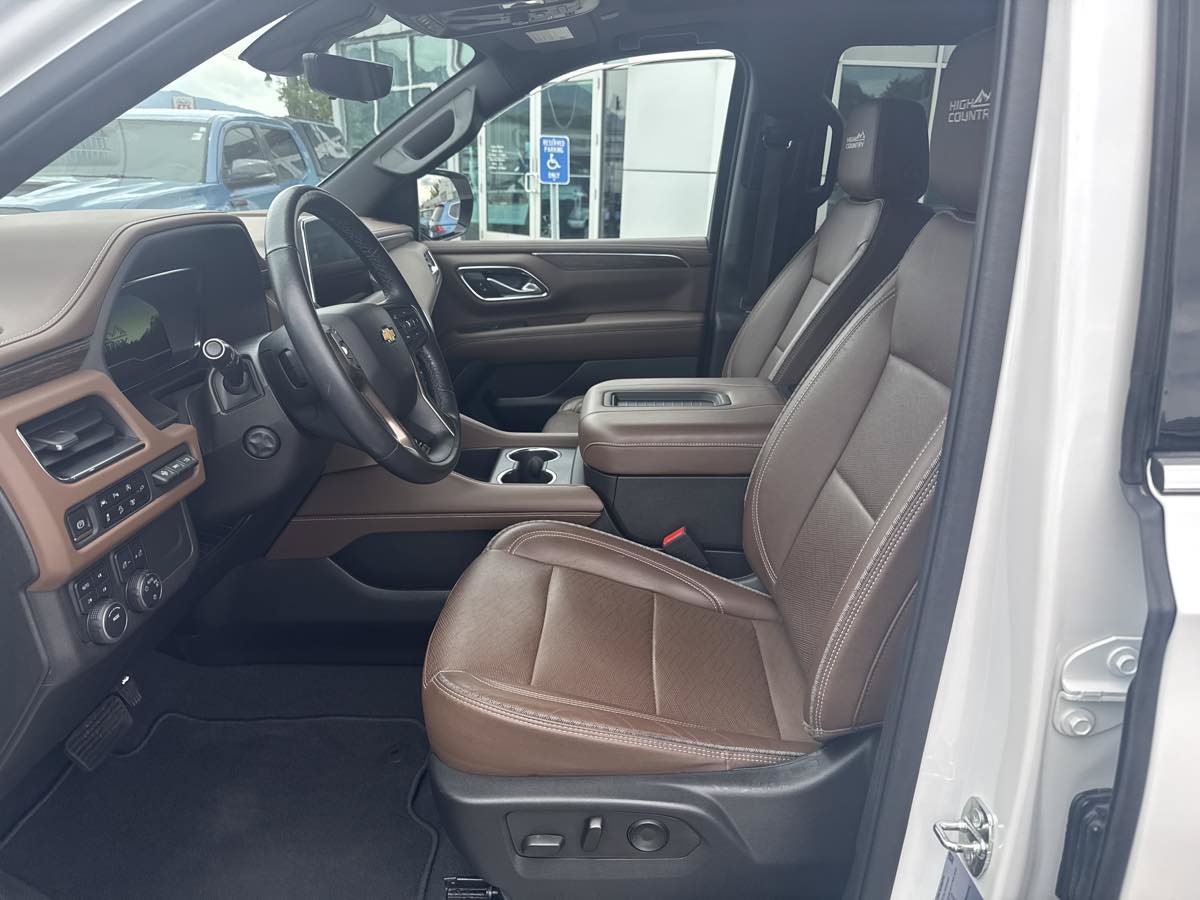 Used 2022 Chevrolet Tahoe High Country AWD/4WD image 13